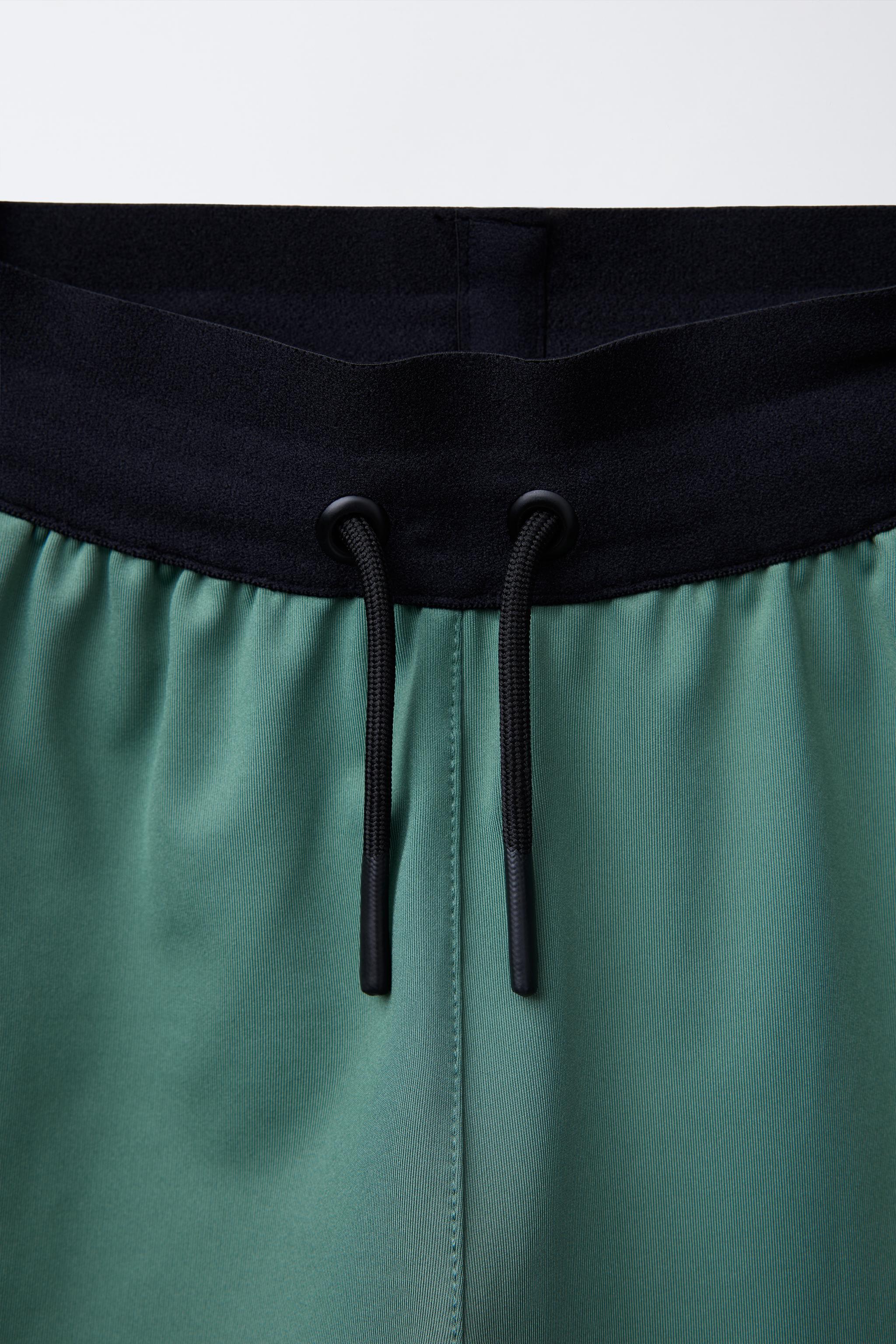 CONTRAST LOGO TECHNICAL SHORTS